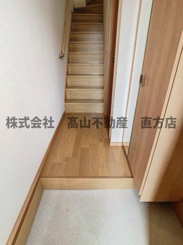 直方市日吉町のアパートの玄関