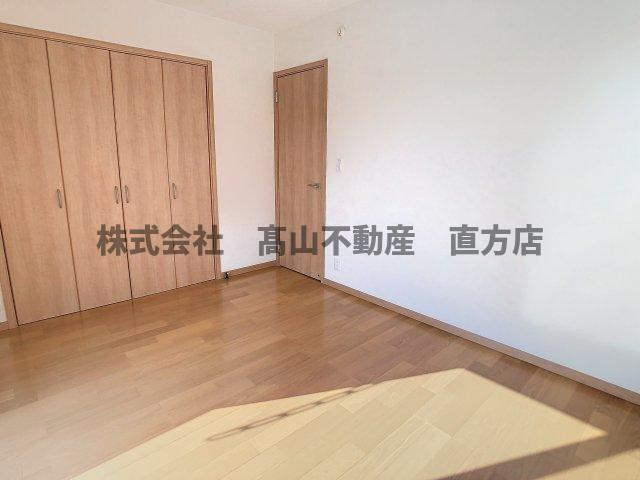 直方市日吉町のアパートの洋室