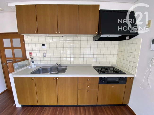 【キッチン】 | ◇◆当社管理物件◇◆　残堀貸家 | 料理がはかどる3口コンロ付き！