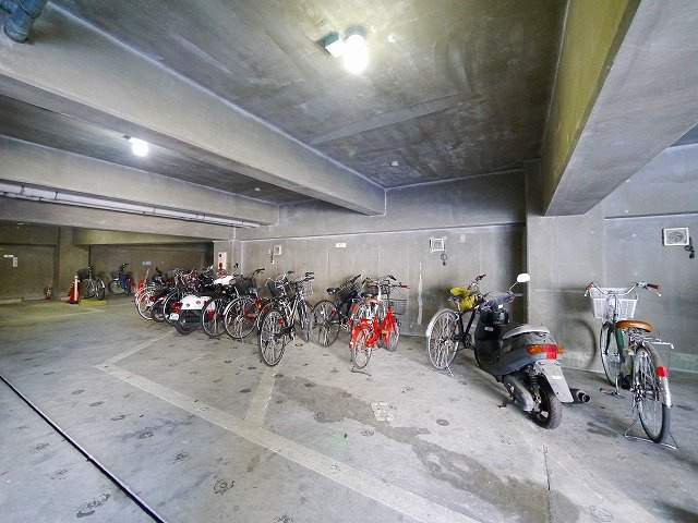 ウィンライフあやめ池のその他共用部分|駐輪場です