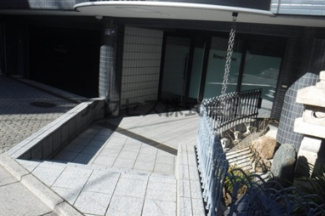 【エントランス】