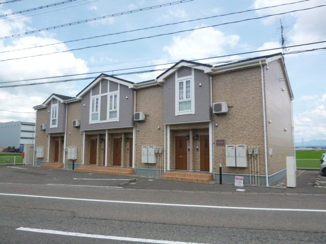 燕市杣木のアパートの画像