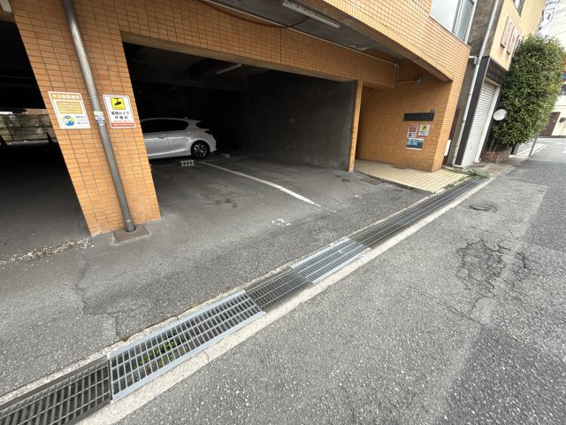 グランドハイツの駐車場