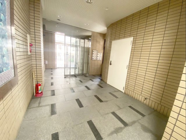 アーサー桜坂クラブのエントランス|清潔なエントランスです！