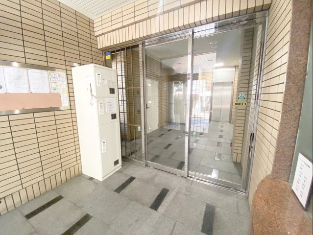 アーサー桜坂クラブのエントランス|毎日通るエントランスです！