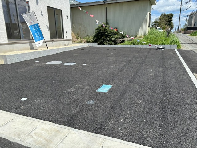 【新築戸建】さらに値下げ！勿来町酒井第2※子育て支援対象※の駐車場|5号棟写真　3台駐車可能（車種による）