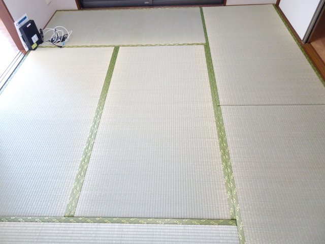 ラポール波須Bの和室