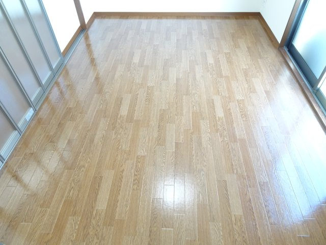 ラポール波須Bの洋室