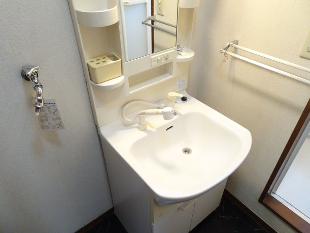 ラポール波須Bの独立洗面台