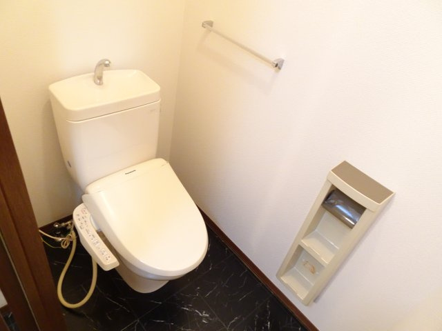 ラポール波須Bのトイレ