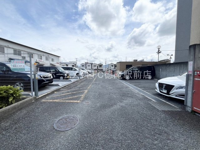 グランシャリオの駐車場