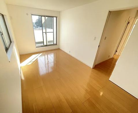 【中古】川越市笠幡リフォーム中古住宅の洋室|2F 7.5帖洋室です！主寝室にいかがでしょうか♪