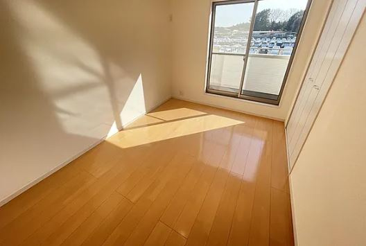 【中古】川越市笠幡リフォーム中古住宅の洋室|2F中央 6帖洋室です♪