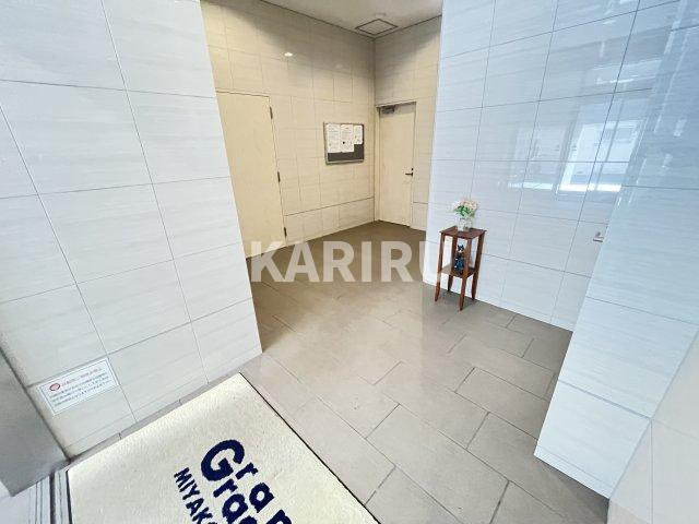 グラングレース都島のロビー