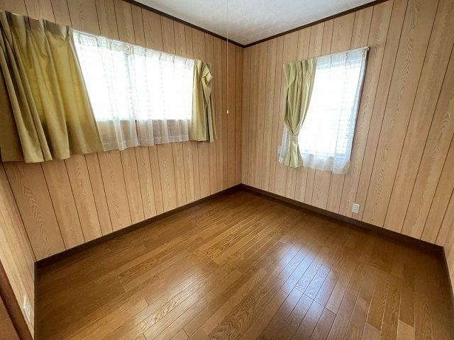 各務原市鵜沼東町3丁目の洋室