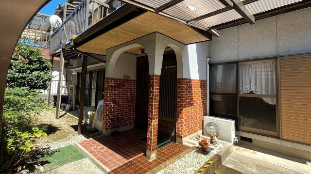 各務原市鵜沼東町3丁目の玄関