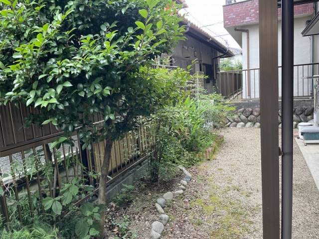 各務原市鵜沼東町3丁目の庭