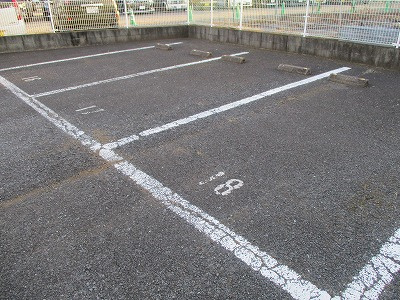 レオパレスメゾン神立Aの駐車場|画像8