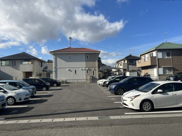 ラピスの駐車場