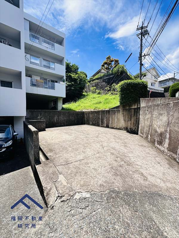 チサンマンション大橋の駐車場