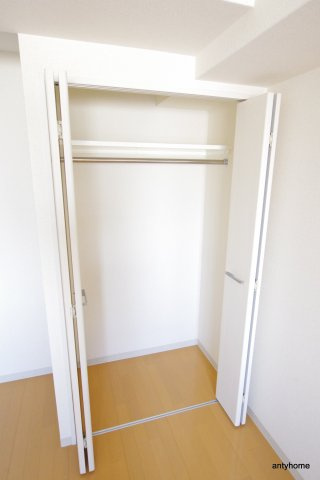 ルーエ江坂　仲介手数料無料の収納