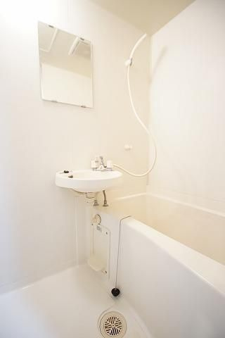 【浴室】 | ソレアード薬院 | 別号室の写真になります。現況優先。