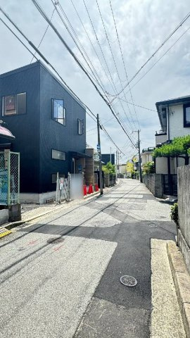 上大市4丁目の前面道路含む現地写真