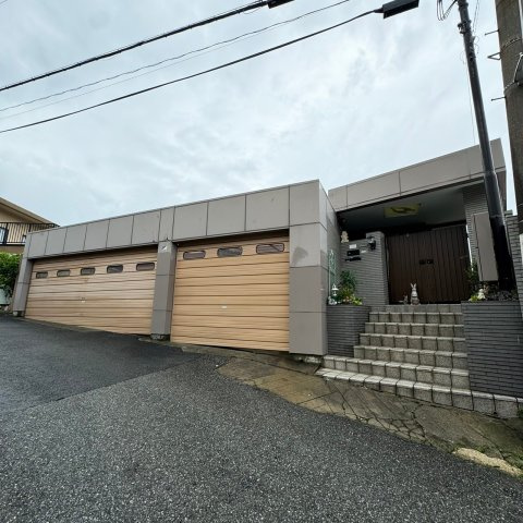 甲陽園西山町の駐車場