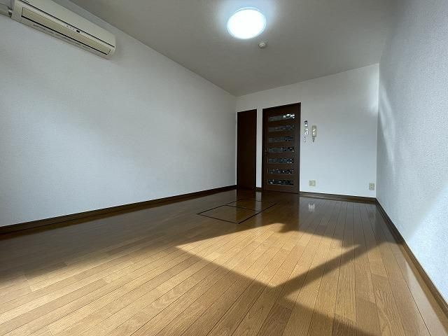 【洋室】ルーメスト原町