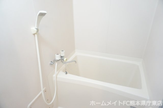 シャトレ長嶺Ⅲの浴室