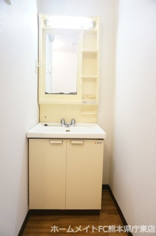 シャトレ長嶺Ⅲの独立洗面台