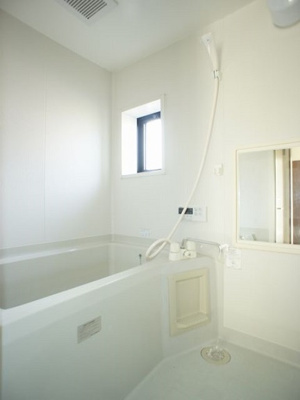 【浴室】 | ラフォーレ・ファインC | 浴室換気乾燥機と追い焚き機能付が付いています♪