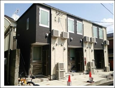 ハーモニーテラス野沢のエントランス