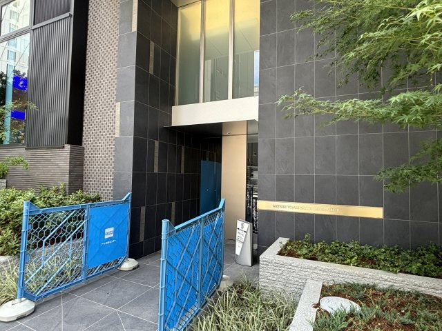 メトライズタワー大阪上本町のエントランス