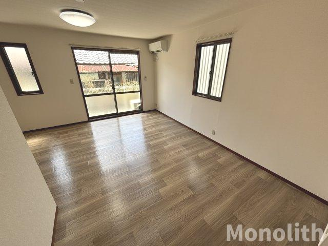 パル春日 A棟の居間・リビング