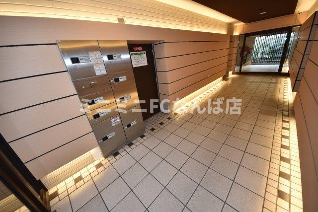 アーデンコート西長堀のエントランス