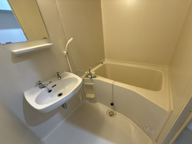 メゾン澤田 F棟の浴室