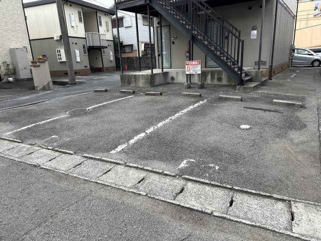 メゾン澤田 F棟の駐車場