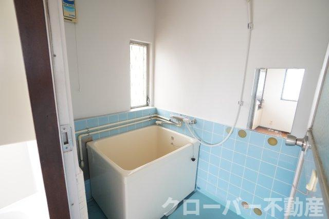 ひまわりアパートの浴室