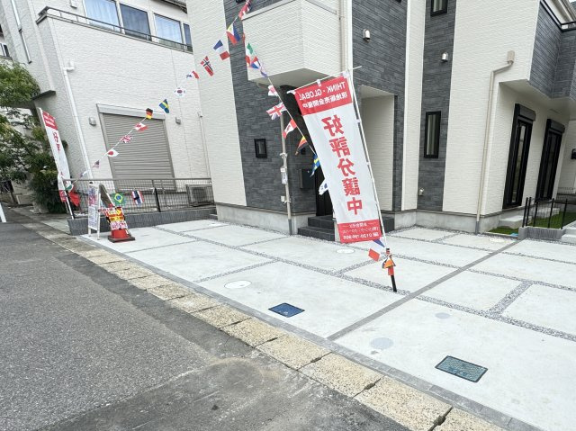 松戸市新松戸南3丁目新築戸建【新松戸南小学校：5分】の駐車場|1号棟駐車スペース・2台駐車可