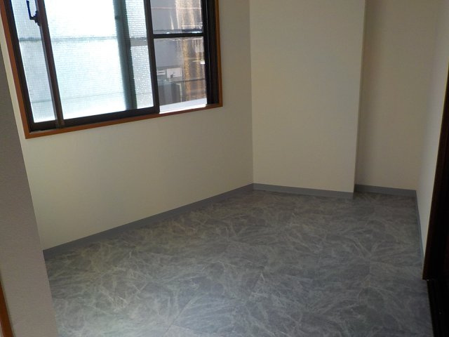 【バルコニー】 | 岡田ビル | インナーバルコニー