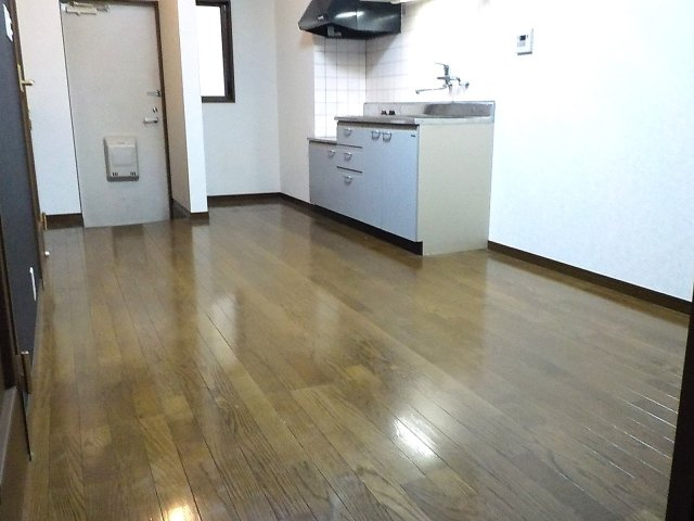 【居間・リビング】 | 岡田ビル