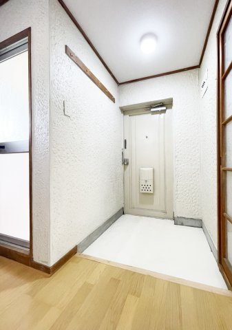 服部ビル　A棟の玄関