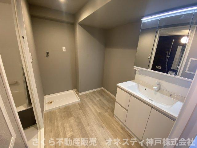 ネクステージ西神中央 D棟の脱衣所|広々とした脱衣場です。