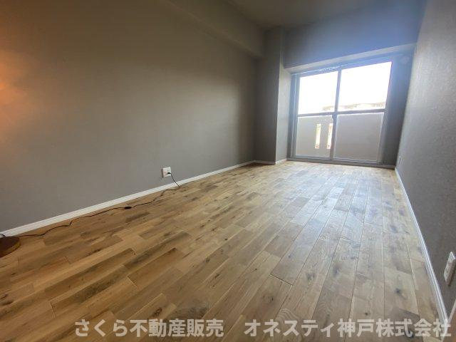 ネクステージ西神中央 D棟の洋室|洋室7.4帖。広々とした洋室です。