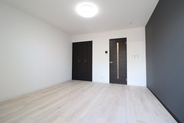 ジーメゾン摂津正雀の洋室