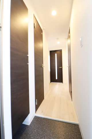 ジーメゾン摂津正雀の玄関