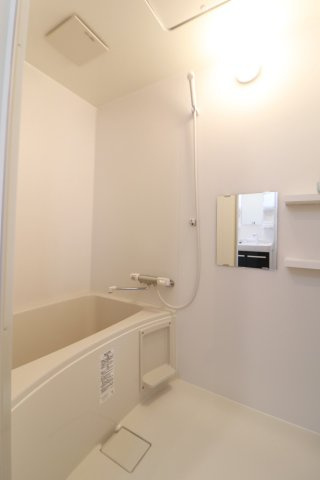 ジーメゾン摂津正雀の浴室