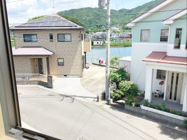 糟屋郡須惠町大字上須惠　中古戸建の展望|池と緑が見えて眺望良好です！