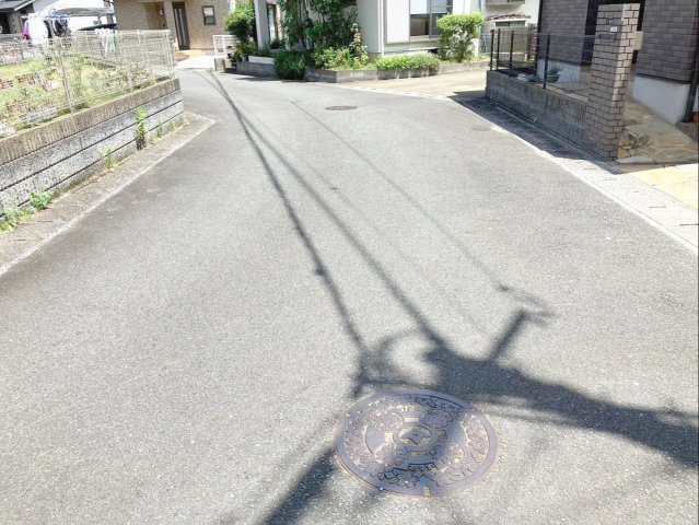 糟屋郡須恵町大字上須恵　中古戸建の前面道路含む現地写真|前面道路含む現地写真です